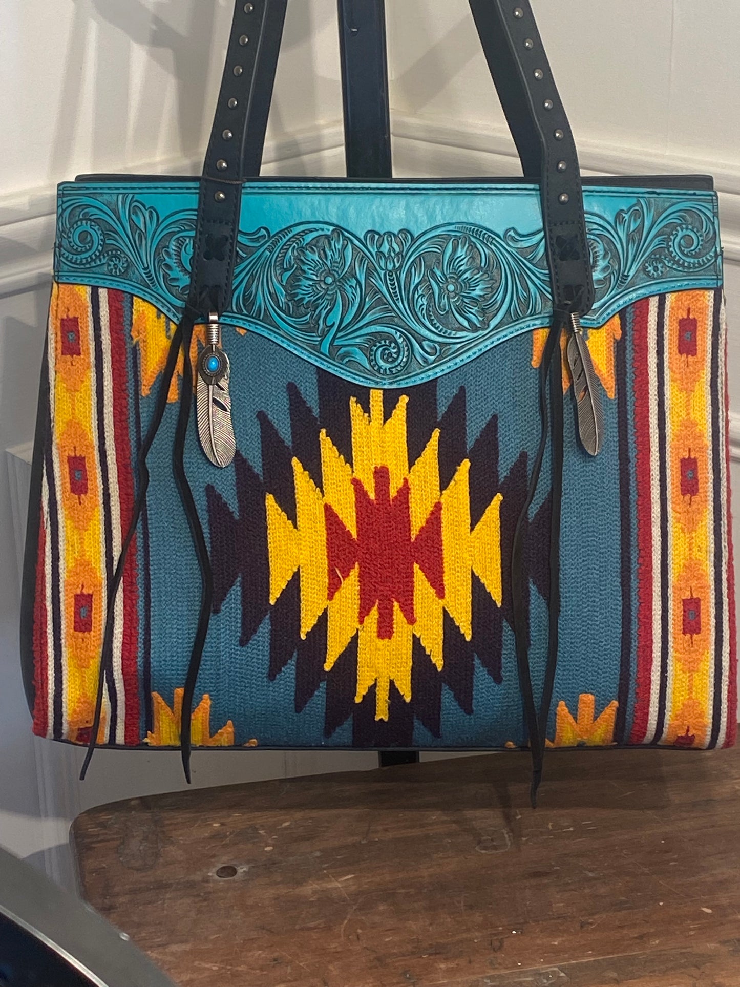 TRINITY RANCH - AZTEC CONCEALED CARRY TOTE