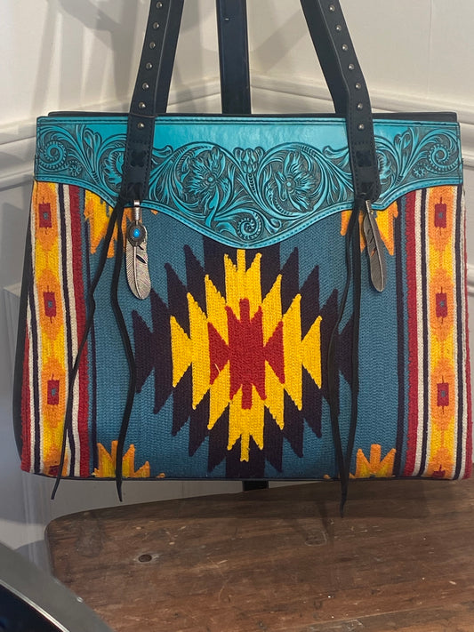 TRINITY RANCH - AZTEC CONCEALED CARRY TOTE