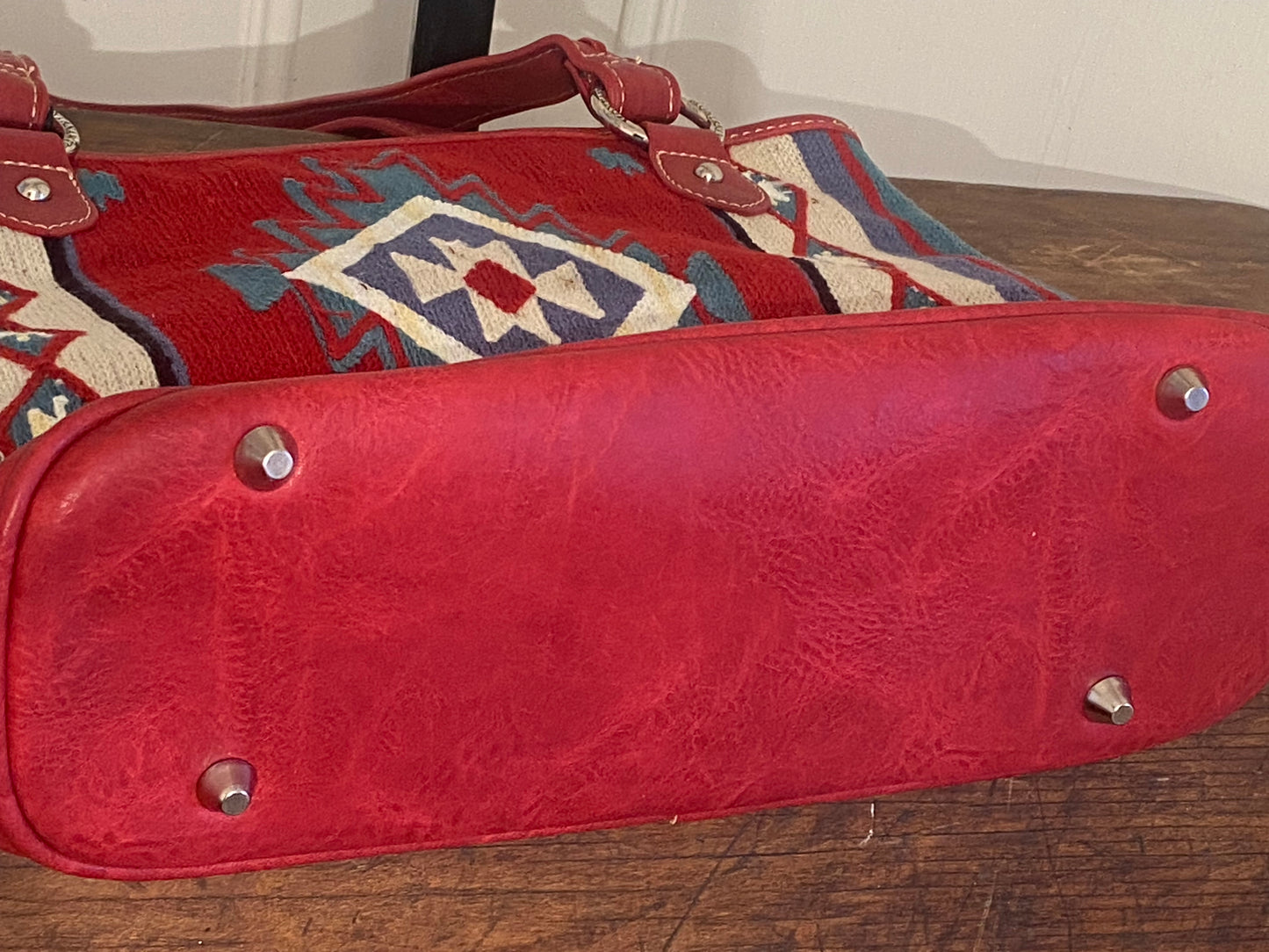 MONTANA WEST CONCEALED CARRY TOTE BAG COLLECTION - AZTEC RED