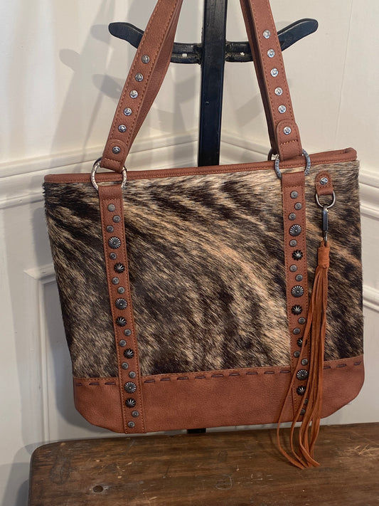 TRINITY RANCH HAIR ON COWHIDE CONCEALED CARRY TOTE
